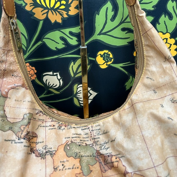 Alviero Martini 1ª Classe Geo Classic Hobo Shoulder Bag - Picture 5 of 13